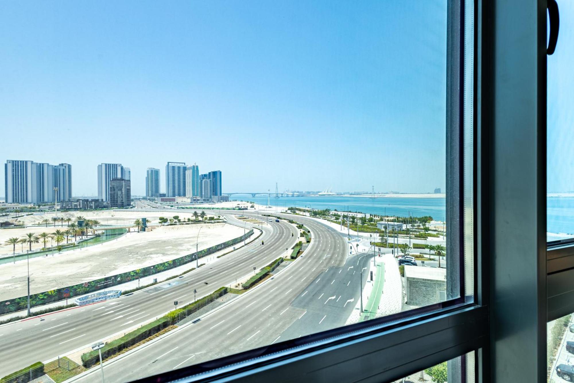 Apartment Private - Sea Views - Beachfront - Paddle - Heart Of Al Reem Island - Pixel - Luxurious Modern Elegance